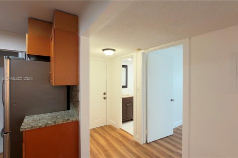 Copropriété à louer à Miami, Floride: 2 chambres, 85.19 m2 № 2264835 - photo 17