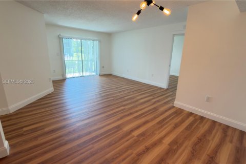 Copropriété à louer à Miami, Floride: 2 chambres, 85.19 m2 № 2264835 - photo 23