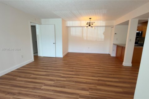 Copropriété à louer à Miami, Floride: 2 chambres, 85.19 m2 № 2264835 - photo 24