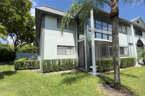 Copropriété à louer à Miami, Floride: 2 chambres, 85.19 m2 № 2264835 - photo 3