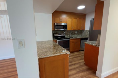 Copropriété à louer à Miami, Floride: 2 chambres, 85.19 m2 № 2264835 - photo 16