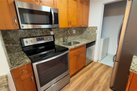 Copropriété à louer à Miami, Floride: 2 chambres, 85.19 m2 № 2264835 - photo 12