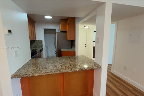 Copropriété à louer à Miami, Floride: 2 chambres, 85.19 m2 № 2264835 - photo 13