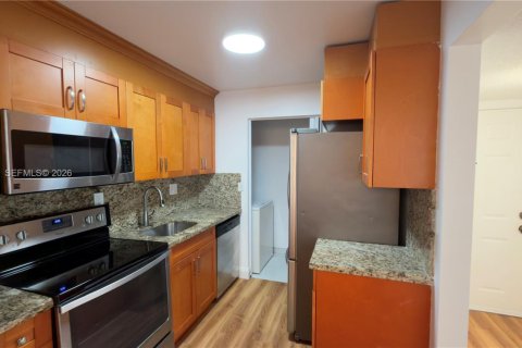 Copropriété à louer à Miami, Floride: 2 chambres, 85.19 m2 № 2264835 - photo 14