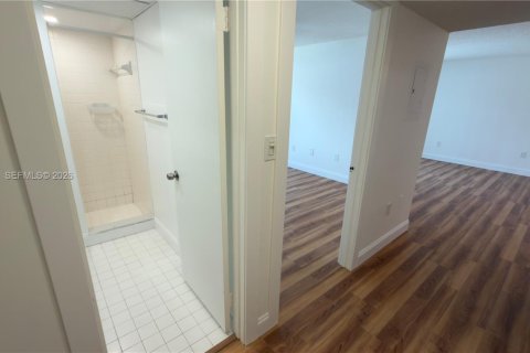 Copropriété à louer à Miami, Floride: 2 chambres, 85.19 m2 № 2264835 - photo 8