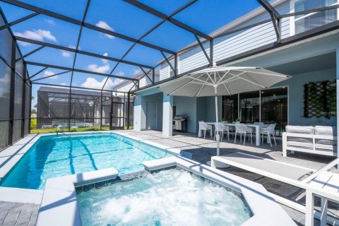 Villa ou maison à vendre à Davenport, Floride: 10 chambres, 408.68 m2 № 2127889 - photo 2