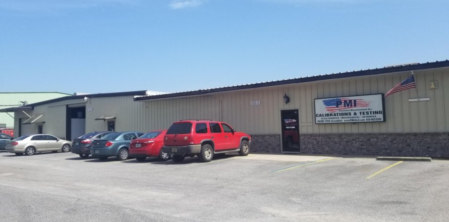 Commercial property in Fort Walton Beach, Florida № 558041