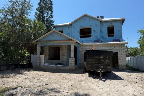 Casa en venta en Saint Petersburg, Florida, 4 dormitorios, 246.93 m2 № 1908731 - foto 1