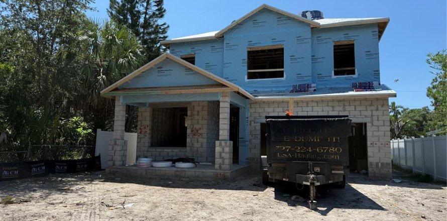 Casa en Saint Petersburg, Florida 4 dormitorios, 246.93 m2 № 1908731