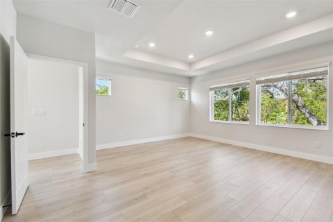 Casa en venta en Saint Petersburg, Florida, 4 dormitorios, 246.93 m2 № 1908731 - foto 19