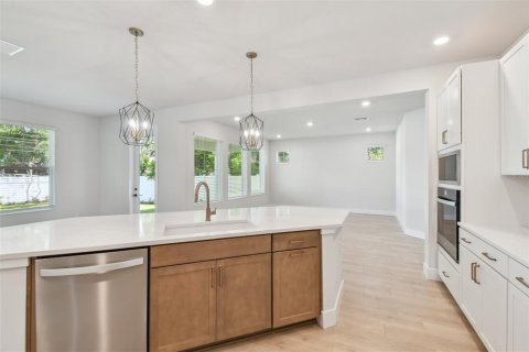 Casa en venta en Saint Petersburg, Florida, 4 dormitorios, 246.93 m2 № 1908731 - foto 16