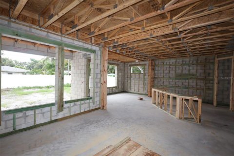 Casa en venta en Saint Petersburg, Florida, 4 dormitorios, 246.93 m2 № 1908731 - foto 8
