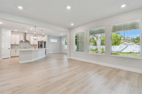 Casa en venta en Saint Petersburg, Florida, 4 dormitorios, 246.93 m2 № 1908731 - foto 17