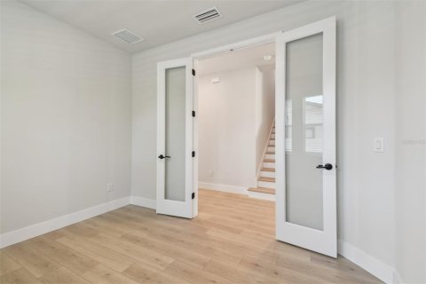 Casa en venta en Saint Petersburg, Florida, 4 dormitorios, 246.93 m2 № 1908731 - foto 18
