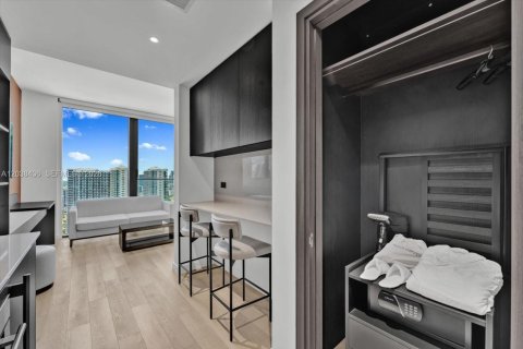 Condo in Miami, Florida  № 2186329 - photo 6