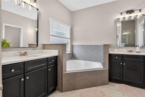 Villa ou maison à vendre à Palm Coast, Floride: 5 chambres, 298.68 m2 № 2360704 - photo 9