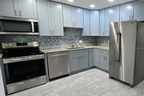 Appartement à louer à Edgewater, Floride: 2 chambres, 75.07 m2 № 1877284 - photo 2