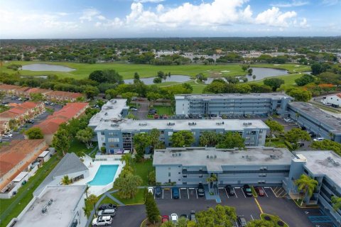 Condo in Miami, Florida, 3 bedrooms  № 2109700 - photo 8