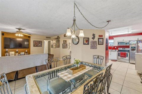 Condo in Miami, Florida, 3 bedrooms  № 2109700 - photo 9