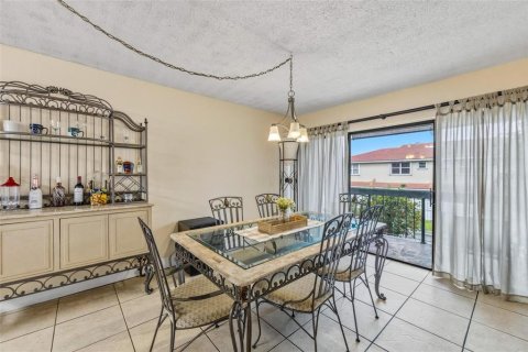 Condo in Miami, Florida, 3 bedrooms  № 2109700 - photo 12