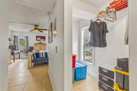 Condo in Miami, Florida, 3 bedrooms  № 2109700 - photo 22