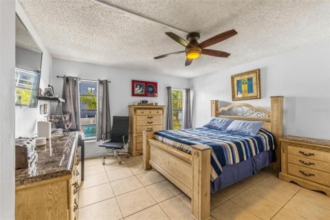 Condo in Miami, Florida, 3 bedrooms  № 2109700 - photo 19