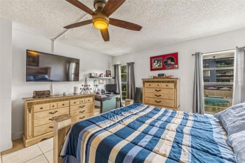 Condo in Miami, Florida, 3 bedrooms  № 2109700 - photo 21