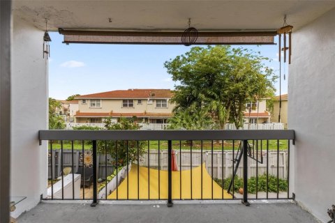 Condo in Miami, Florida, 3 bedrooms  № 2109700 - photo 23
