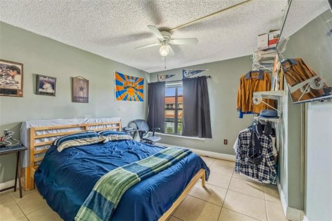 Condo in Miami, Florida, 3 bedrooms  № 2109700 - photo 24
