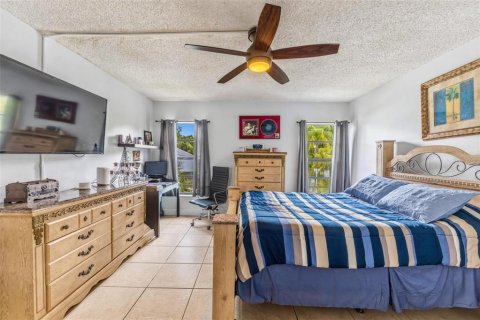 Condo in Miami, Florida, 3 bedrooms  № 2109700 - photo 20