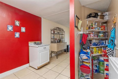 Condo in Miami, Florida, 3 bedrooms  № 2109700 - photo 17
