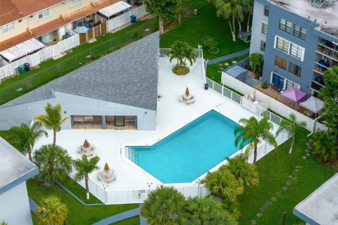 Condo in Miami, Florida, 3 bedrooms  № 2109700 - photo 25