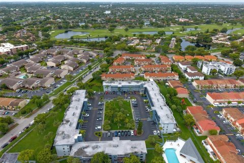 Condo in Miami, Florida, 3 bedrooms  № 2109700 - photo 18