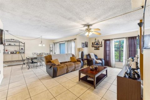 Condo in Miami, Florida, 3 bedrooms  № 2109700 - photo 7