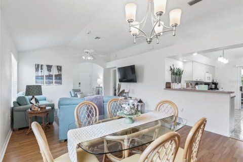 Villa ou maison à vendre à The Villages, Floride: 2 chambres, 110.74 m2 № 2202456 - photo 10