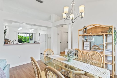 Villa ou maison à vendre à The Villages, Floride: 2 chambres, 110.74 m2 № 2202456 - photo 12