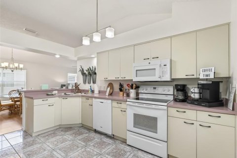 Villa ou maison à vendre à The Villages, Floride: 2 chambres, 110.74 m2 № 2202456 - photo 14