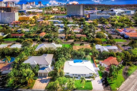 Villa ou maison à louer à Fort Lauderdale, Floride: 2 chambres, 101.26 m2 № 914208 - photo 1