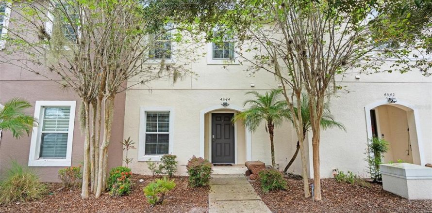 Adosado en Kissimmee, Florida 3 dormitorios, 120.31 m2 № 1919482