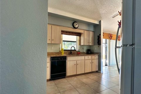 Casa en venta en Spring Hill, Florida, 2 dormitorios, 114.27 m2 № 1723222 - foto 7