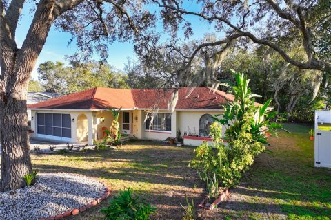 Casa en venta en Spring Hill, Florida, 2 dormitorios, 114.27 m2 № 1723222 - foto 2