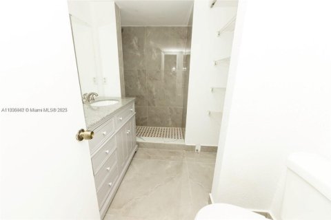 Condominio en alquiler en Sunrise, Florida, 2 dormitorios, 87.7 m2 № 1841303 - foto 3