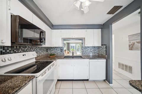 Copropriété à vendre à New Port Richey, Floride: 2 chambres, 77.2 m2 № 1744262 - photo 8