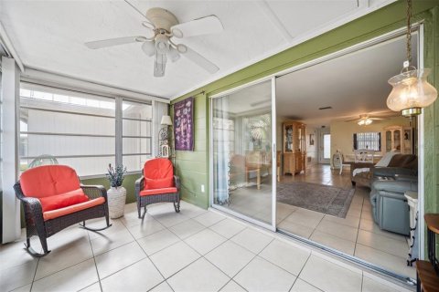Copropriété à vendre à New Port Richey, Floride: 2 chambres, 77.2 m2 № 1744262 - photo 16