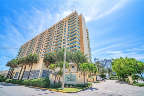 Condominio en alquiler en Hollywood, Florida, 45.15 m2 № 1694153 - foto 28