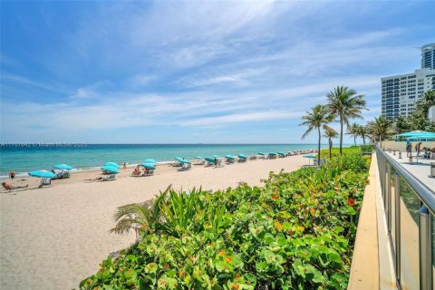 Condominio en alquiler en Hollywood, Florida, 45.15 m2 № 1694153 - foto 22