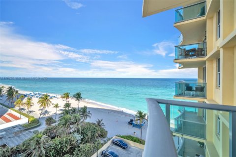 Condominio en alquiler en Hollywood, Florida, 45.15 m2 № 1694153 - foto 14