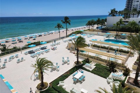 Condominio en alquiler en Hollywood, Florida, 45.15 m2 № 1694153 - foto 8