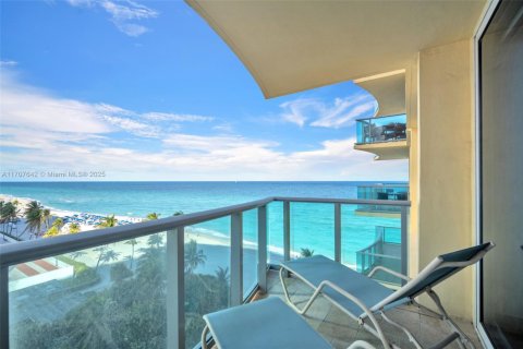 Condominio en alquiler en Hollywood, Florida, 45.15 m2 № 1694153 - foto 13