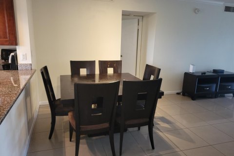 Condominio en alquiler en Pompano Beach, Florida, 2 dormitorios, 102.19 m2 № 2245704 - foto 5